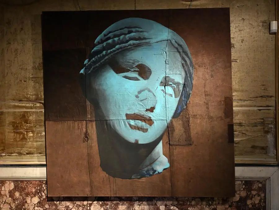 L'esposizione delle opere prima di un'asta da Capitolium
