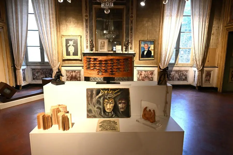 L'esposizione delle opere prima di un'asta da Capitolium