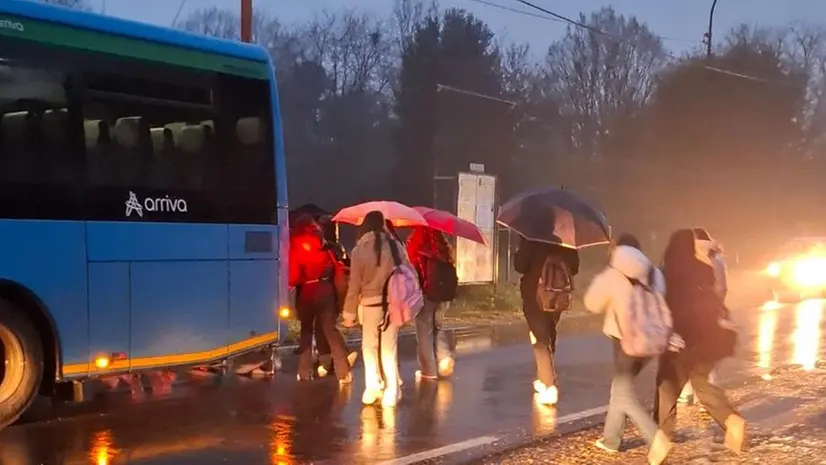 Il punto in cui i ragazzi vengono lasciati per il cambio del pullman - © www.giornaledibrescia.it