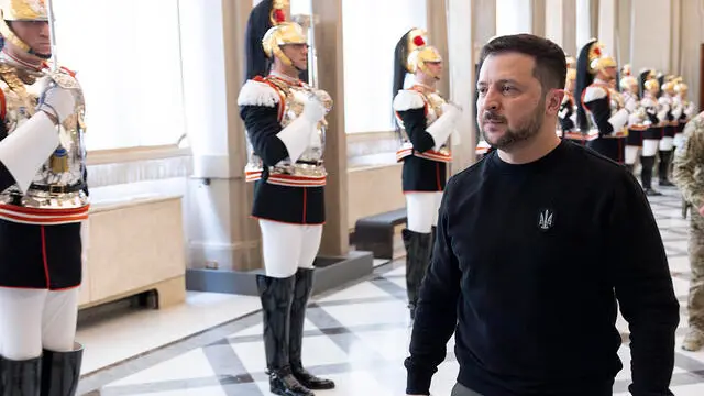 Roma - Il Presidente dell'Ucraina Volodymyr Zelensky lascia il Palazzo del Quirinale al termine dell'incontro con il Presidente Sergio Mattarella, oggi 13 maggio 2023. (Foto di Paolo Giandotti - Ufficio per la Stampa e la Comunicazione della Presidenza della Repubblica)