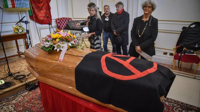 Cerimonia funebre per Licia Pinelli alla sede dell’impresa funebre San Siro di via Corelli, Milano 15 Novembre 2024 ANSA/MATTEO CORNER