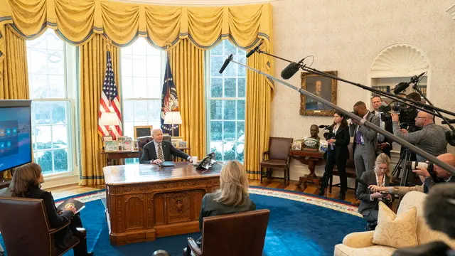 epa11817445 President Joe Biden receives a briefing regarding the federal response to the California wildfires in the Oval Office at the White House in Washington, DC, 10 January 2025. EPA/LEIGH VOGEL / POOL