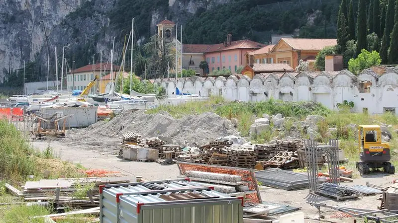 Campione, secondo Rinaldi, è ridotto a un bivacco