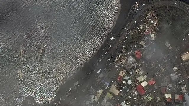 epa11781572 A handout satellite image made available by Maxar Technologies shows the port of Mamoudzou in the French overseas territory of Mayotte, 16 December 2024. French authorities have warned that hundreds, and possibly thousands, of people have died after tropical cyclone Chido battered the French Indian Ocean territory of Mayotte on 14 December. EPA/MAXAR TECHNOLOGIES HANDOUT -- MANDATORY CREDIT: SATELLITE IMAGE 2024 MAXAR TECHNOLOGIES -- THE WATERMARK MAY NOT BE REMOVED/CROPPED --HANDOUT EDITORIAL USE ONLY/NO SALES