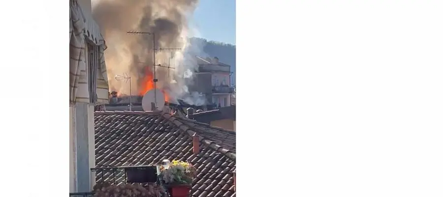 Fiamme in centro storico a Iseo