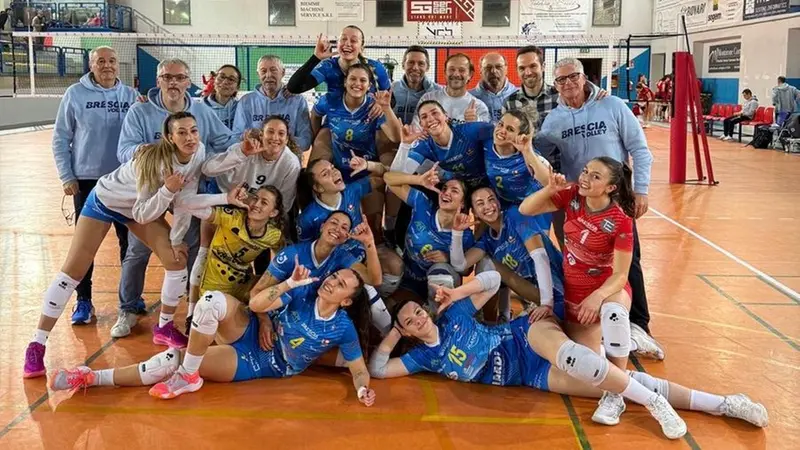 La festa del Brescia Volley per il colpaccio contro Lurano