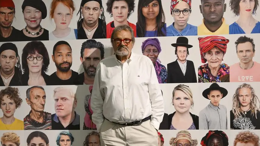 Oliviero Toscani alla presentazione di una sua mostra a Milano - Foto Ansa © www.giornaledibrescia.it