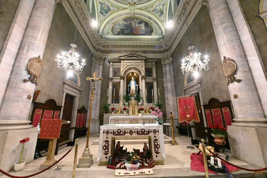 CRONACA BRESCIA  VIA SAN MARTINO DELLA BATTAGLIA CHIESA DI SAN LUCA NUOVA ILLUMINAZIONE PER ALBERTI 08-01-2025 MARCO ORTOGNI NEW EDEN GROUP