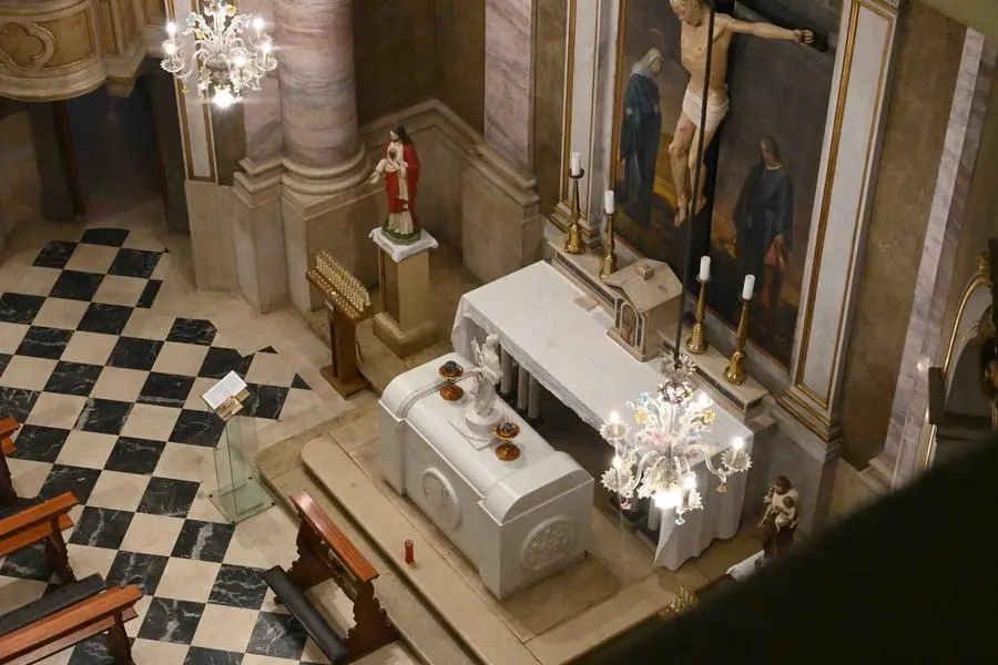 CRONACA BRESCIA  VIA SAN MARTINO DELLA BATTAGLIA CHIESA DI SAN LUCA NUOVA ILLUMINAZIONE PER ALBERTI 08-01-2025 MARCO ORTOGNI NEW EDEN GROUP