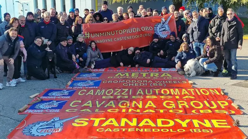 La manifestazione Fiom fuori dalla Stanadyne