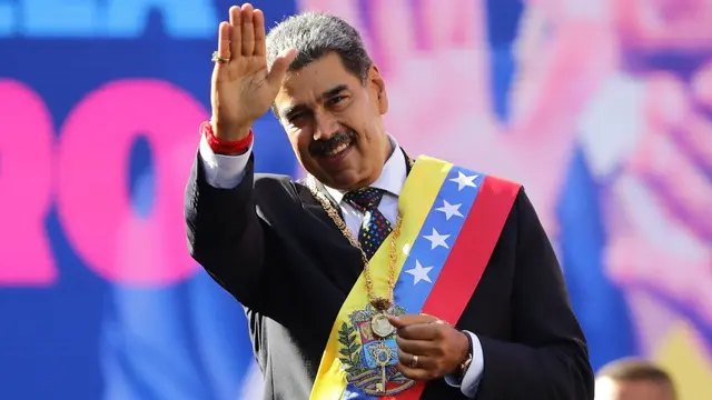 epa11817534 Venezuelan President Nicolas Maduro greets supporters during as event in Caracas, Venezuela, 10 January 2025. Maduro defended his presidential investiture for a third six-year term, questioned by anti-Chavismo and much of the international community following opposition allegations of â€œfraudâ€ during last years July presidentail elections, as a â€œgreat Venezuelan victoryâ€ and celebrated that it could not be â€œpreventedâ€. EPA/RONALD PENA R.