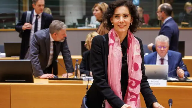 epa11727450 Belgian Foreign Minister Hadja Lahbib smiles during an EU Foreign Affairs Council at the EU headquarters in Brussels, Belgium, 18 November 2024. EU Foreign affairs ministers were set to discuss the Russian invasion of Ukraine, the situation in Georgia in light of the parliamentary elections, and transatlantic relations considering the outcome of the US presidential and parliamentary elections. EPA/OLIVIER MATTHYS / POOL