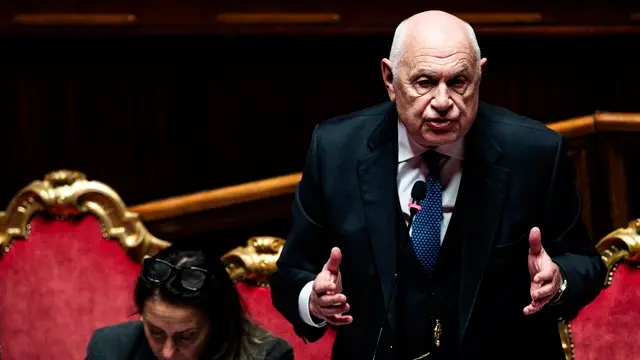 Il ministro della Giustizia Carlo Nordio in aula al Senato durante l’interrogazione a risposta immediata del Question Time, Roma, 16 gennaio 2025. ANSA/ANGELO CARCONI