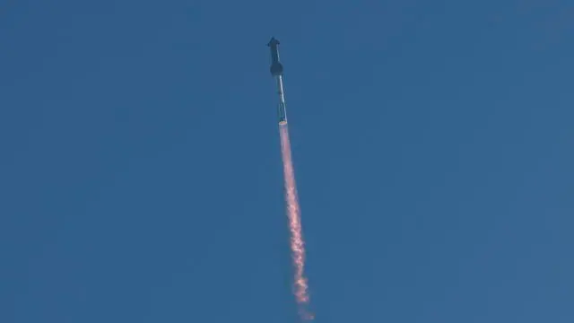 epa11730068 The SpaceX 'Starship' rocket takes off from the company's Starbase facility in Boca Chica, Texas, USA, 19 November 2024. This is the company's sixth test flight attempt to test the 'Starship' rocket and the second time that SpaceX is attempting to catch the rocket booster during landing. EPA/MICHAEL GONZALEZ