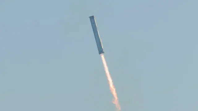 epa11829416 The SpaceX 'Starship' rocket takes off from the company's Starbase facility in Boca Chica, Texas, USA, 16 January 2025. This is the company's seventh test flight attempt to test the 'Starship' rocket and the second time that SpaceX successfully caught the rocket booster during landing. EPA/MICHAEL GONZALEZ