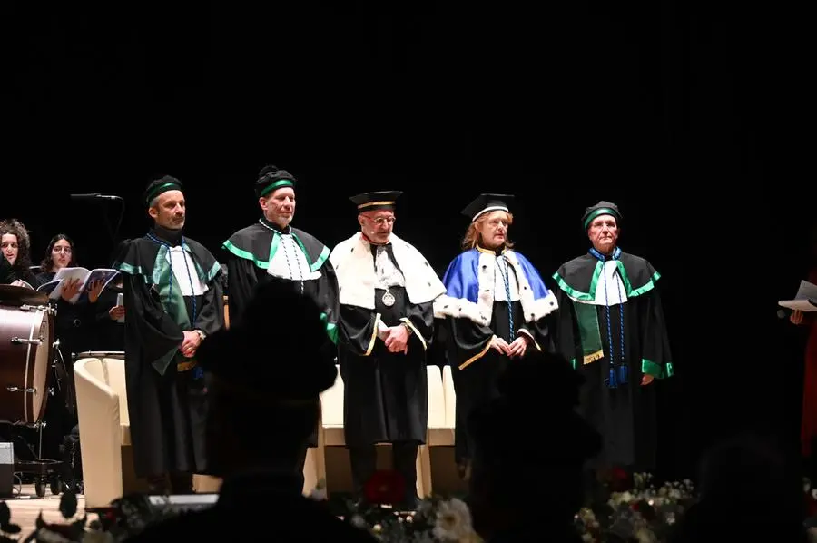 Al Teatro Grande la cerimonia di consegna della laurea honoris causa a Jeffrey Scott