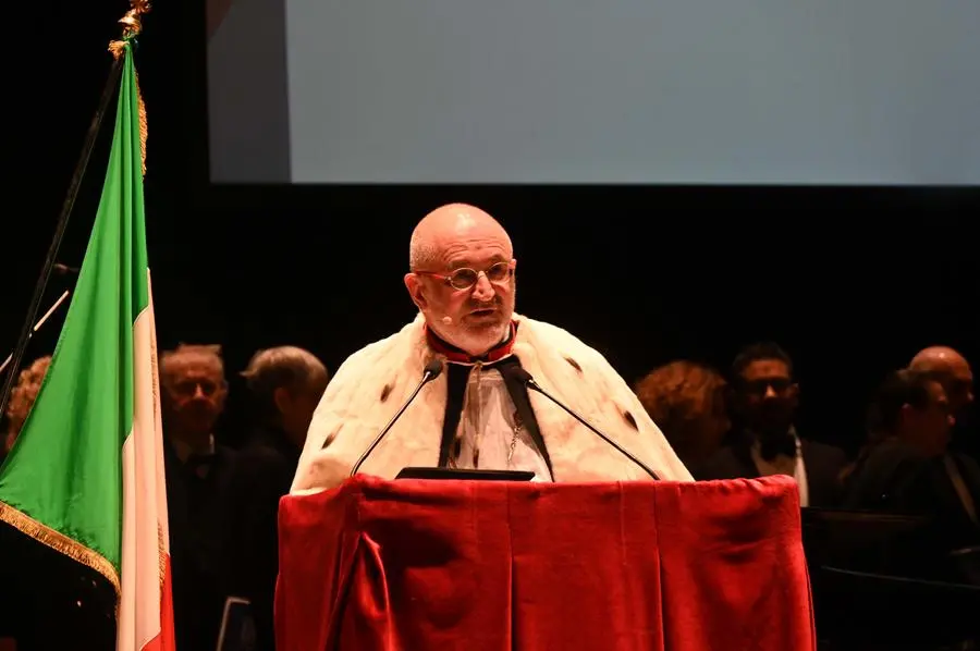 Al Teatro Grande la cerimonia di consegna della laurea honoris causa a Jeffrey Scott