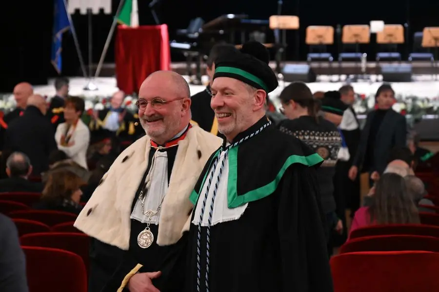 Al Teatro Grande la cerimonia di consegna della laurea honoris causa a Jeffrey Scott