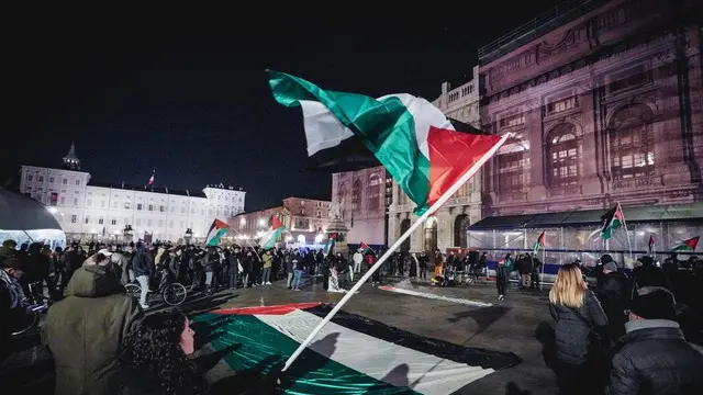 Il presidio pro Palestina in Piazza Castello. Torino 17 gennaio 2025 ANSA/TINO ROMANO