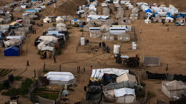 epa11799797 A general view shows the tents of internally displaced Palestinians, which were flooded during heavy rains in Khan Yunis camp in the southern Gaza Strip, 31 December, 2024. According to the UN, at least 1.9 million people (or nine in ten people) across the Gaza Strip are internally displaced, including people who have been repeatedly displaced. Since October 2023, only about 11 percent of the Gaza Strip has not been placed under Israeli-issued evacuation orders, the UN aid coordination office OCHA said.Â EPA/HAITHAM IMAD