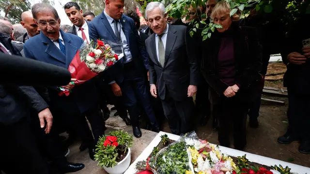 Italy's Minister for Foreign Affairs Antonio Tajani at historic cemetery during commemorative ceremony for the 25th anniversary death of former Italian Prime minister Bettino Craxi, in Hammamet, Tunisia, 18 January 2025. ANSA/GIUSEPPE LAMI