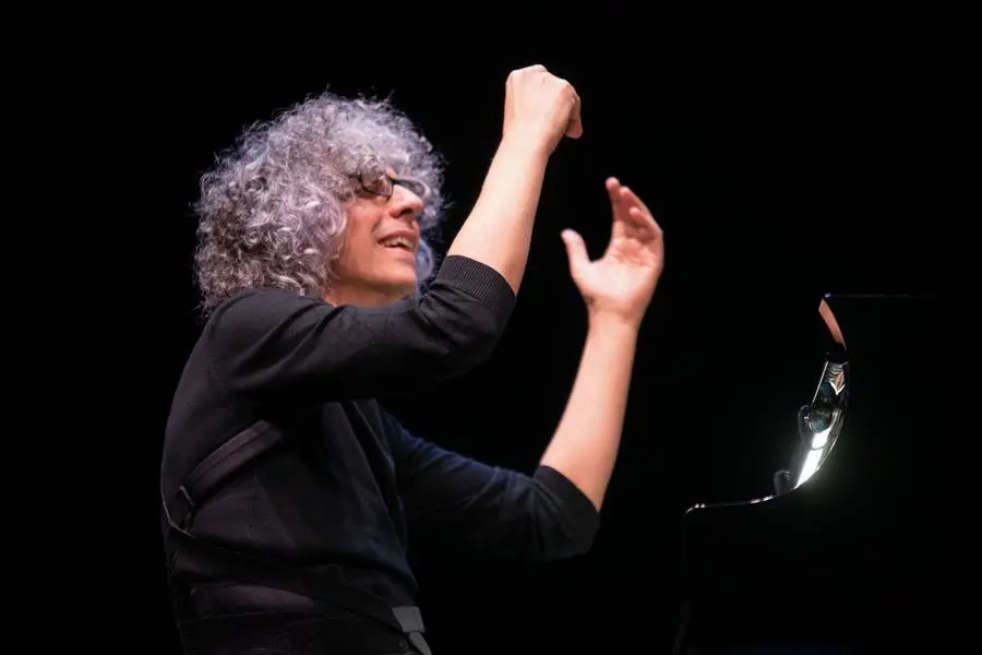 Giovanni Allevi sul palco del Teatro Clerici