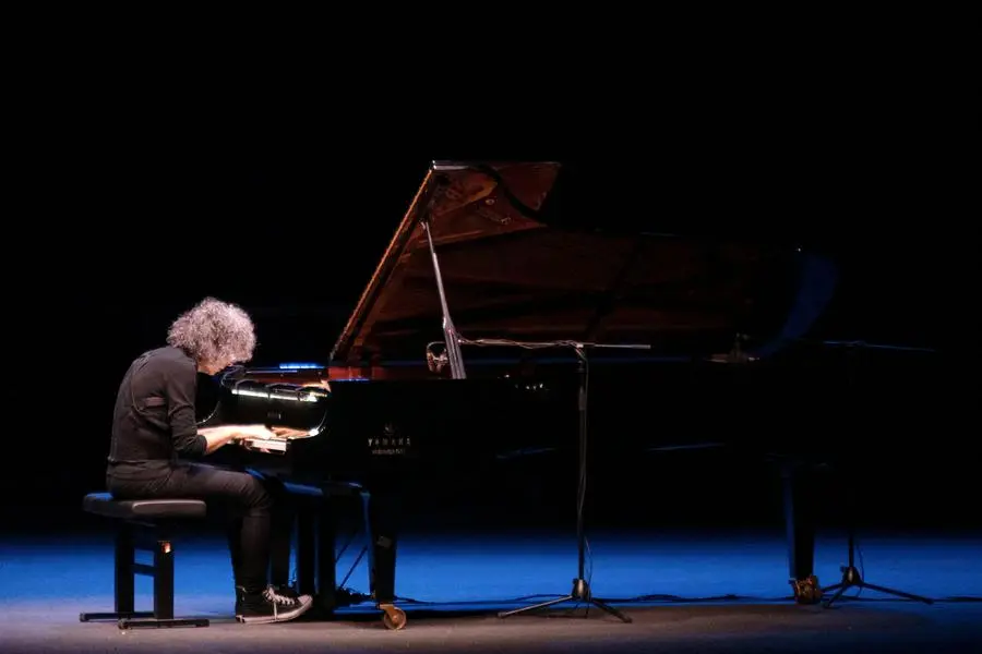 Giovanni Allevi sul palco del Teatro Clerici