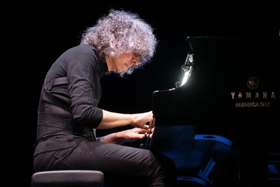 Giovanni Allevi sul palco del Teatro Clerici