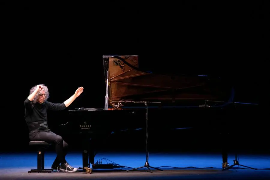 Giovanni Allevi sul palco del Teatro Clerici