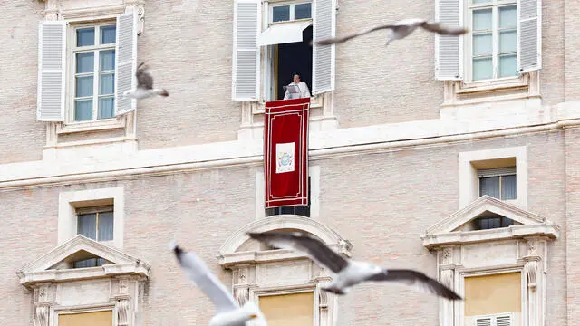 Pope Francis leads the Angelus prayer, traditional Sunday's prayer, from the window of his office overlooking Saint Peter's Square, in Vatican City, 19 January 2025. ANSA/FABIO FRUSTACI