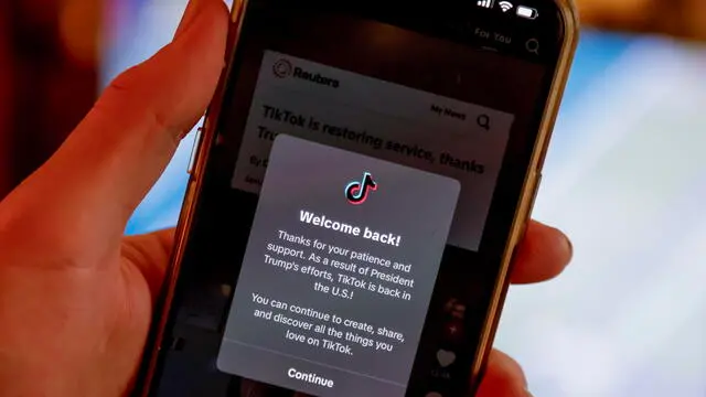 epa11837424 An iPhone user displays the newest message on the TikTok social media app in Avondale Estates, Georgia, USA, 19 January 2025. The US Supreme Court backed a law banning the Chinese-owned TikTok app in the United States. US President-elect Donald Trump has indicated he would issue an executive order after his inauguration to forestall the ban.Â EPA/ERIK S. LESSER