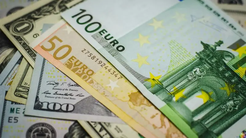 Euro e dollari - Foto Unsplash