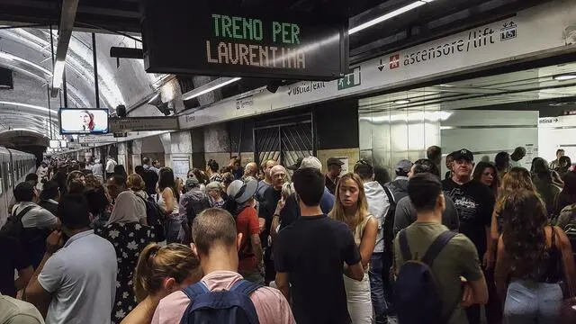 Metro linea B a Termini chiusa per un guasto tecnico, Roma 13 settembre 2019. ANSA/FABIO FRUSTACI