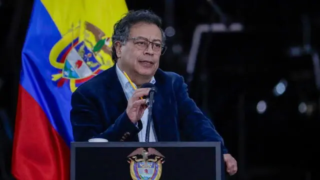 epa11733945 Colombian President Gustavo Petro speaks during the ceremony commemorating the eighth anniversary of the signing of the peace agreement, at the Plaza de Bolivar in Bogota, Colombia, 21 November 2024. The Colombian government commemorated the eighth anniversary of the peace agreement with the FARC guerrillas. In the eight years since the peace agreement more than 430 former guerrillas have been killed, becoming one of the obstacles to the implementation of a definitive ceasefire and the laying down of arms with FARC remnants and other armed groups. EPA/CARLOS ORTEGA