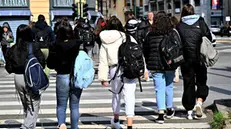 Studenti all'uscita dopo le lezioni. Genova, 06 marzo 2023 ANSA/LUCA ZENNARO