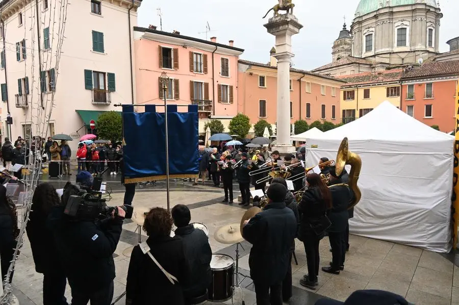 LONATO IN PIAZZA CON NOI REDAZIONE PROVINCIA 19-01-2025  GABRIELE STRADA NEW EDEN GROUP 