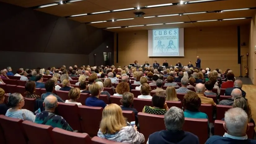 Uno degli incontri proposti dalla Lubes - © www.giornaledibrescia.it