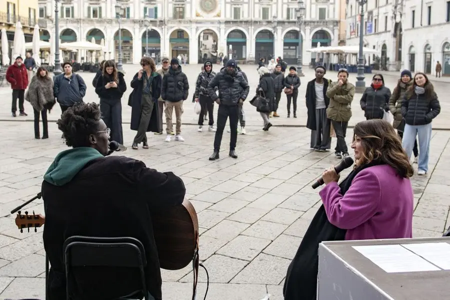 Sidy Casse presenta il suo nuovo singolo in piazza Loggia