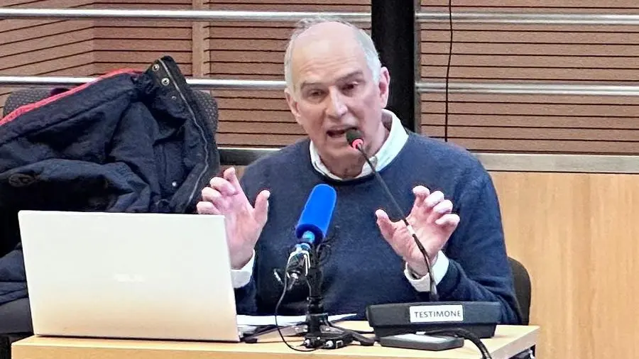 Il generale del Ros Massimo Giraudo oggi in aula - © www.giornaledibrescia.it