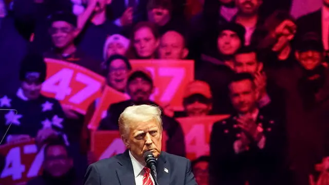 epa11837513 US President-elect Donald Trump addresses supporters at a rally at Capital One Arena in Washington, DC, USA, 19 January 2025. President-elect Donald Trump, who defeated Joe Biden to become the 47th president of the United States, will be inaugurated on 20 January, though all of the planned outdoor ceremonies and events have been cancelled due to a forecast of extreme cold temperatures. EPA/WILL OLIVER