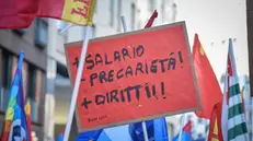 Sciopero regionale dei metalmeccanici con presidio davanti alla sede di Assolombarda Milano 15 Gennaio 2025 ANSA/MATTEO CORNER