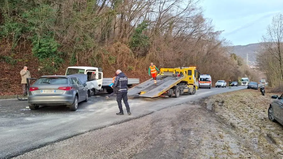 Strade ghiacciate, tre incidenti ad Agnosine