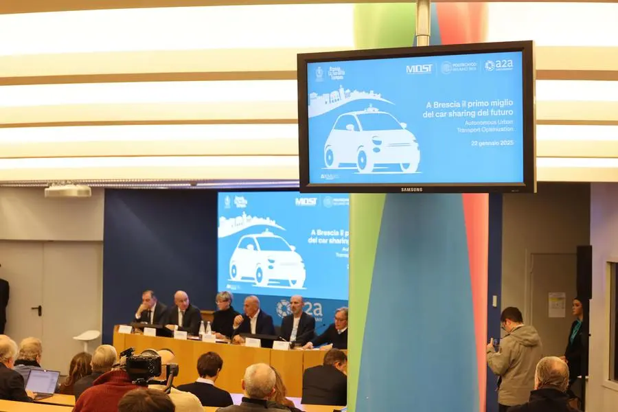 conferenza stampa presentazione dell’automobile a guida autonoma, car sharing di Brescia , 22 gennaio 2025. Ansa Filippo Venezia