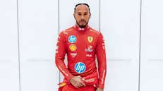 Lewis Hamilton con la tuta Ferrari - Foto Instagram