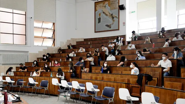 Università La Sapienza. Inizio dei test di ammissione alla facoltà di Medicina. Roma, 06 settembre 2022. ANSA/FABIO CIMAGLIA