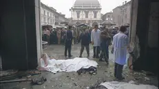 Un'immagine a colori dopo lo scoppio della bomba - Foto B. Massafi/Eden (colorazione Socialbeat-AI)