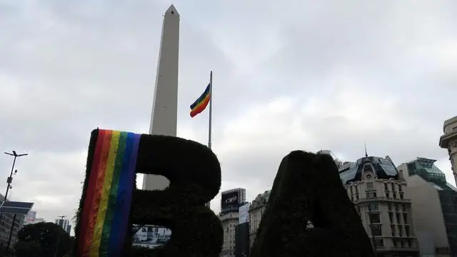 epa05396750 View of the rainbow flag that was hung near the Obelisk of Buenos Aires, Argentina, on 28 June 2016, to commemorate the Gay Pride Week. EPA/Nerea González