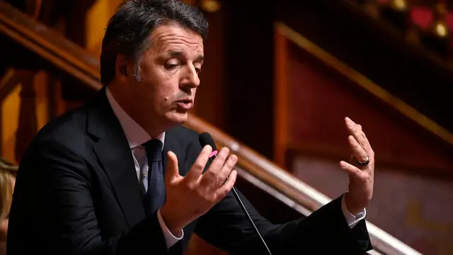 Il senatore Matteo Renzi durante l’informativa del ministro Salvini in Senato sulla situazione della rete ferroviaria, Roma, 22 gennaio 2025. ANSA/RICCARDO ANTIMIANI