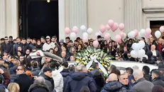 Funerale nella basilica di Lecco di Jennifer Alcani, la ragazzina di 13 anni morta dopo alcuni giorni di ricovero a seguito di un incidente stradale avvenuto ad Abbadia Lariana, alle porte di Lecco, 18 gennaio 2025. ANSA/STEFANO CARDINI