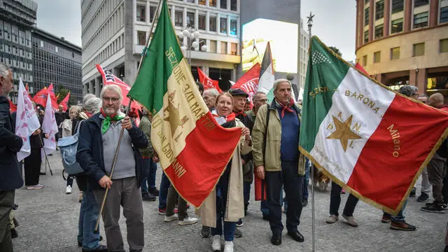 Presidio per la pace in Medioriente organizzato da Cgil, Anpi e Arci, Milano 1 Ottobre 2024 ANSA/MATTEO CORNER